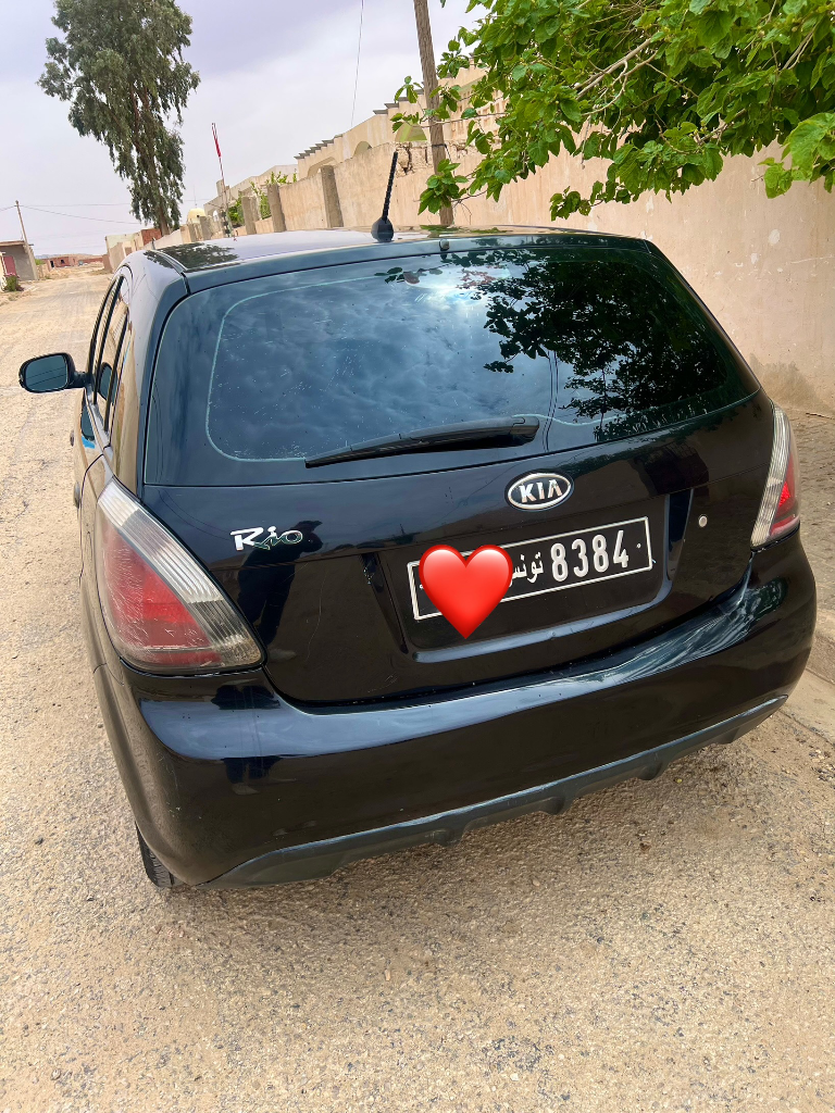Kia RIO - Photo 2
