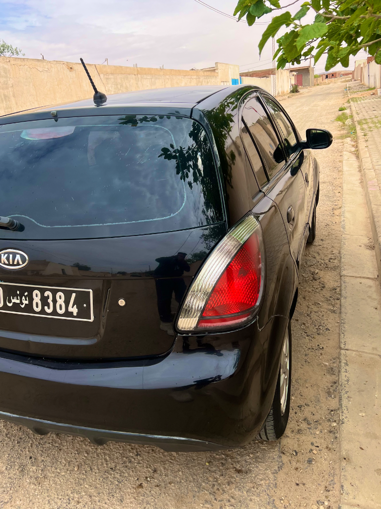 Kia RIO - Photo 5