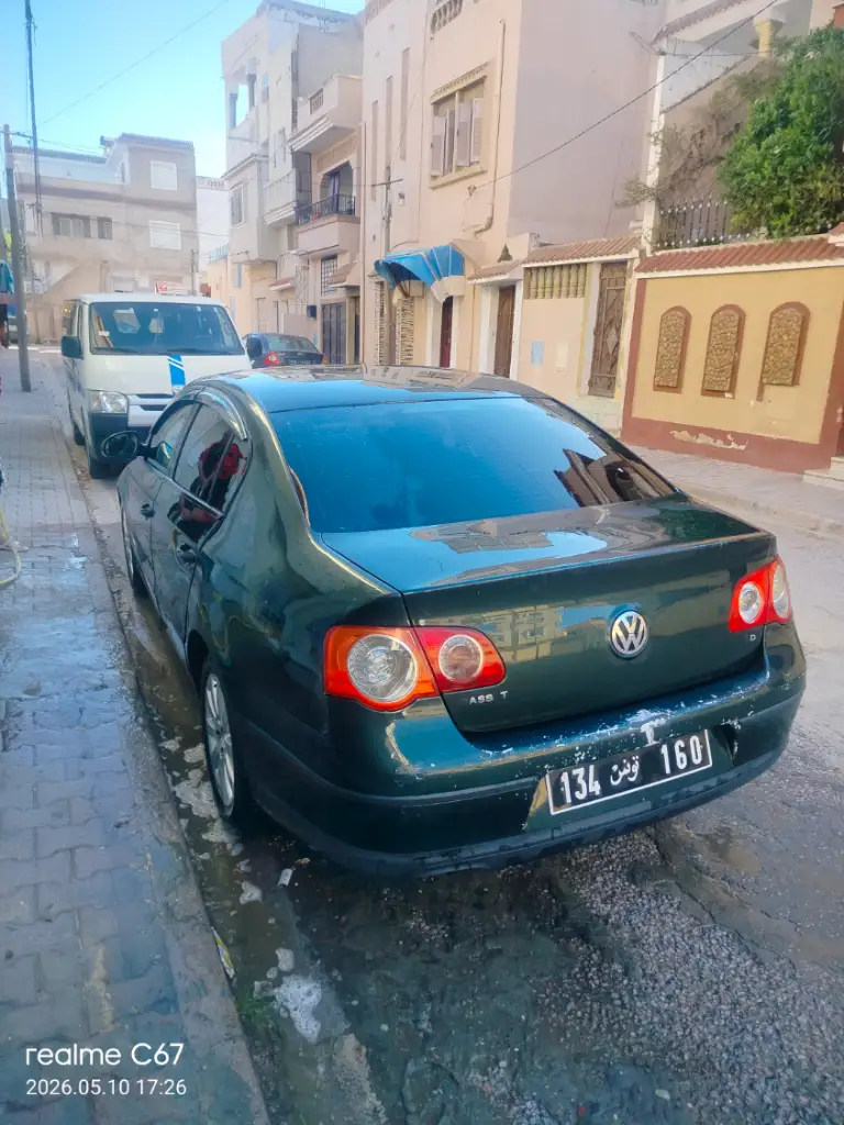 Volkswagen Passat - Photo 2