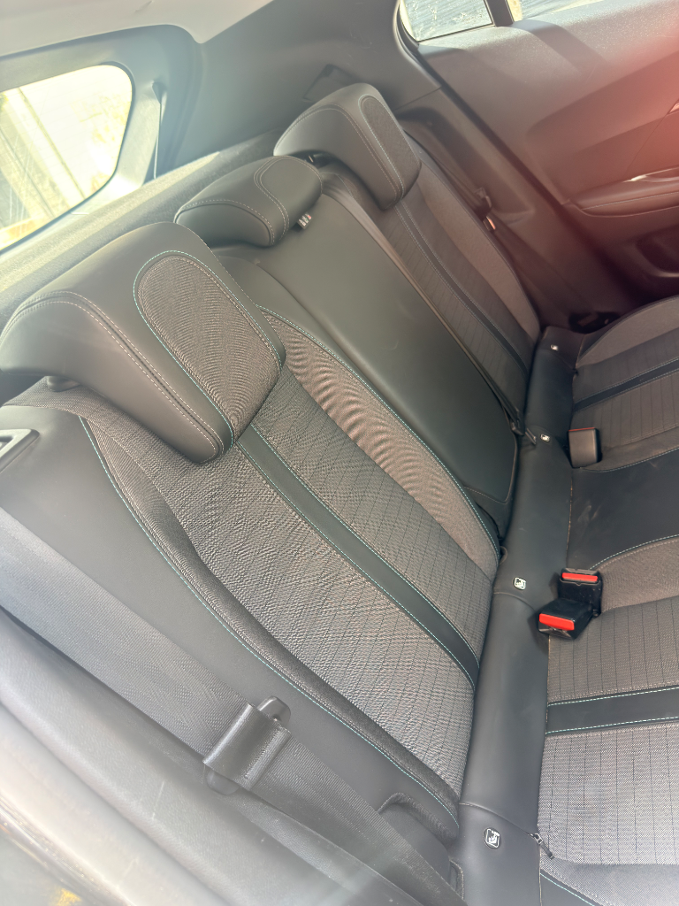 Peugeot 2008 - Photo 10