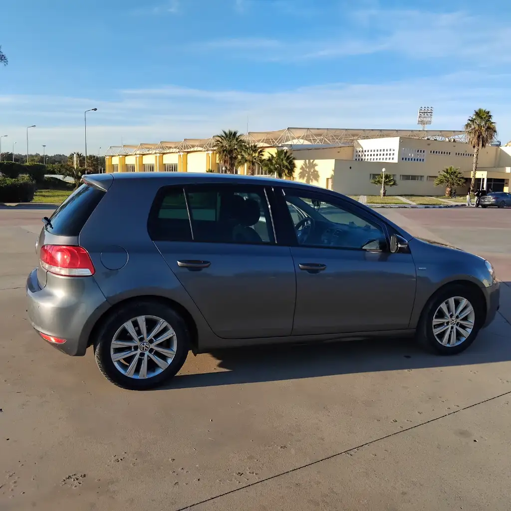 Volkswagen Golf - Photo 2