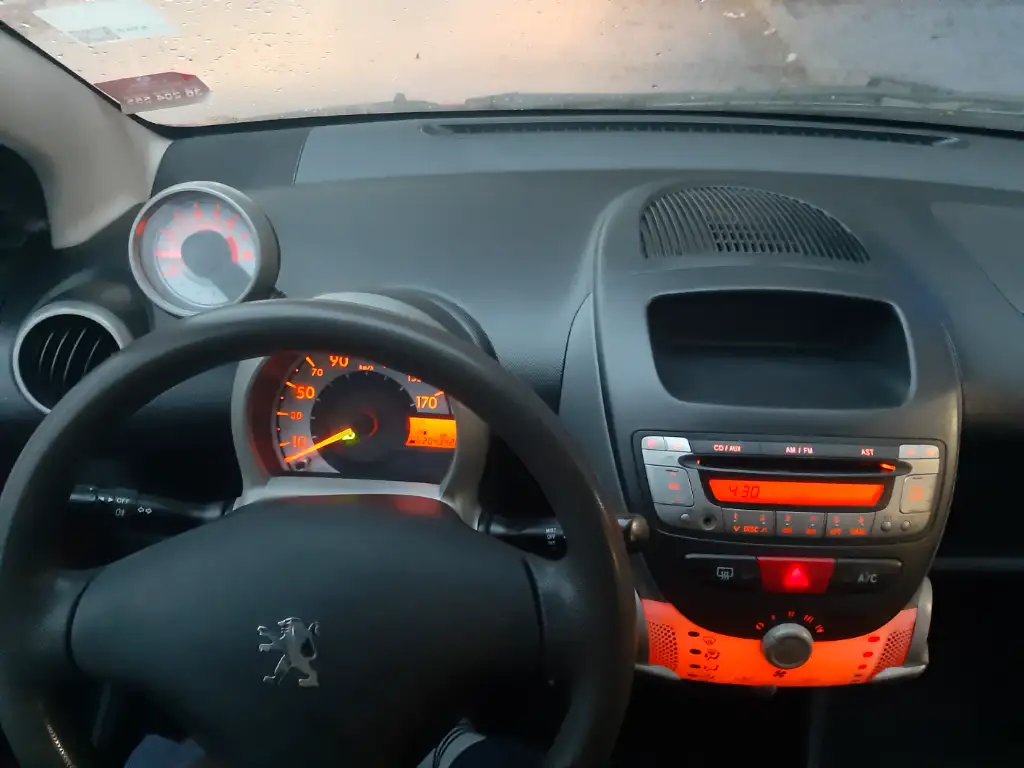 Peugeot 107 - Photo 2
