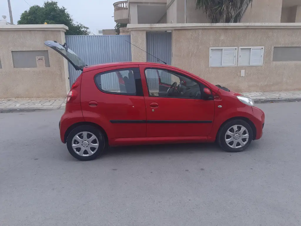 Peugeot 107 - Photo 9