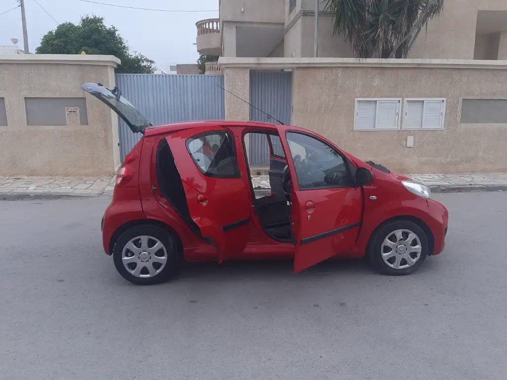Peugeot 107 2011