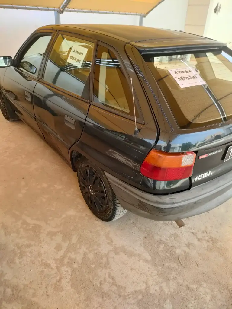 Opel Astra - Photo 4