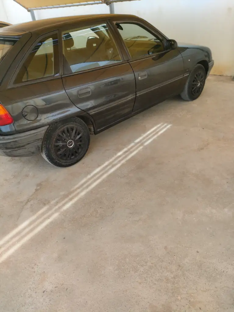 Opel Astra - Photo 5