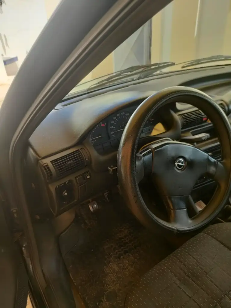 Opel Astra - Photo 7