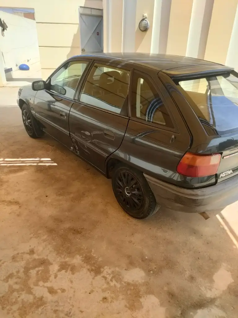 Opel Astra - Photo 10