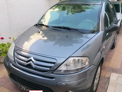 Citroen C3 2009 84500 km toujours sous l’abri, première main. Très bien entretenue