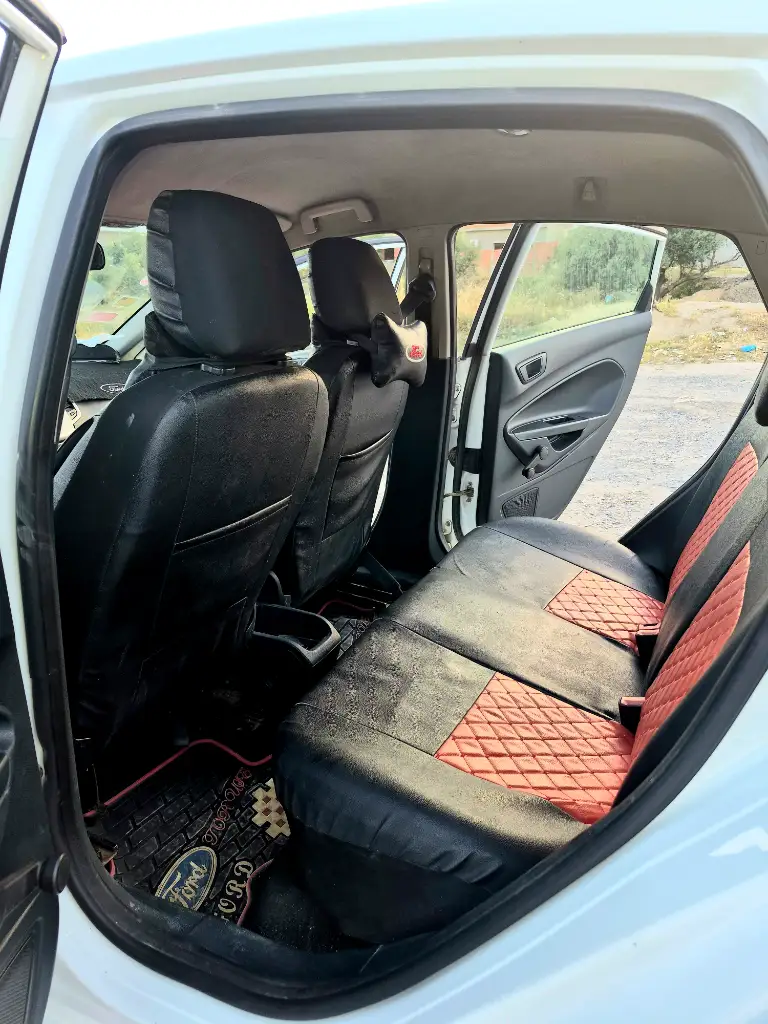 Ford FIESTA - Photo 5