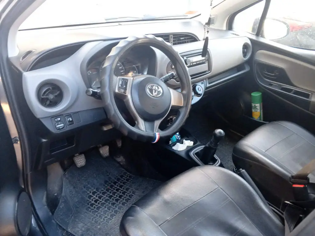 Toyota Yaris - Photo 2