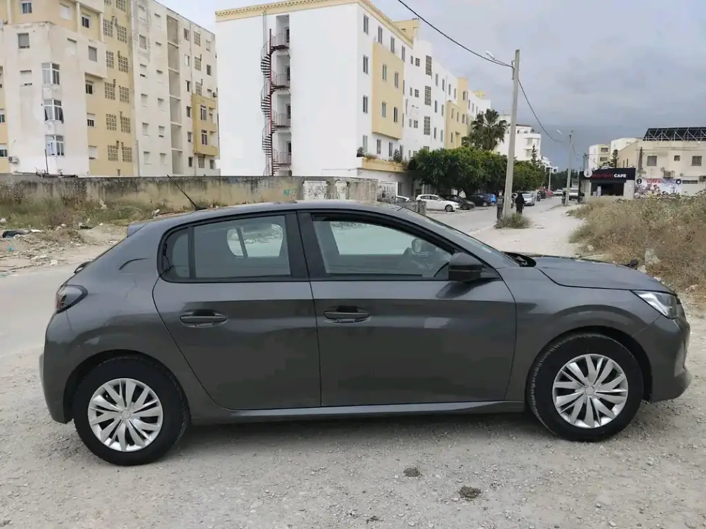 Peugeot 208 - Photo 9