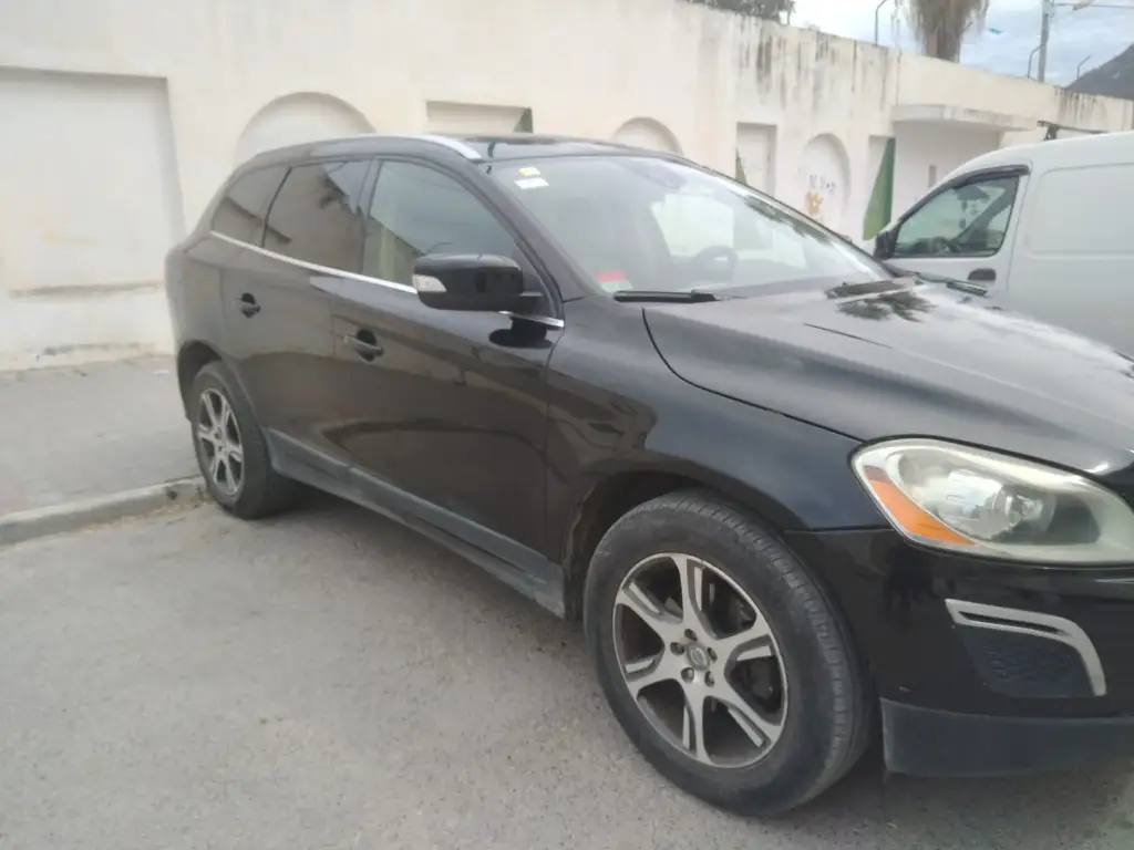 Volvo Xc60 - Photo 3