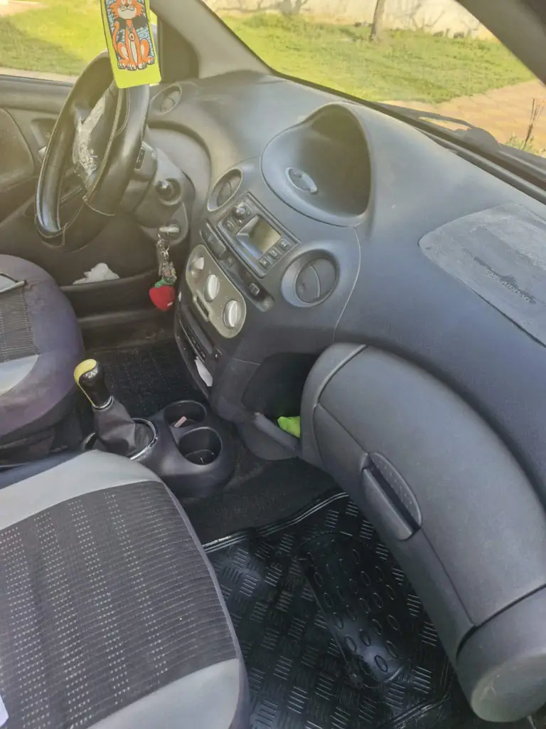Toyota Yaris - Photo 6