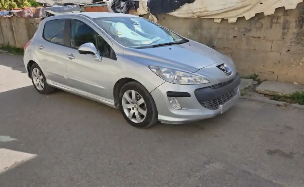Peugeot 308 - Photo 2