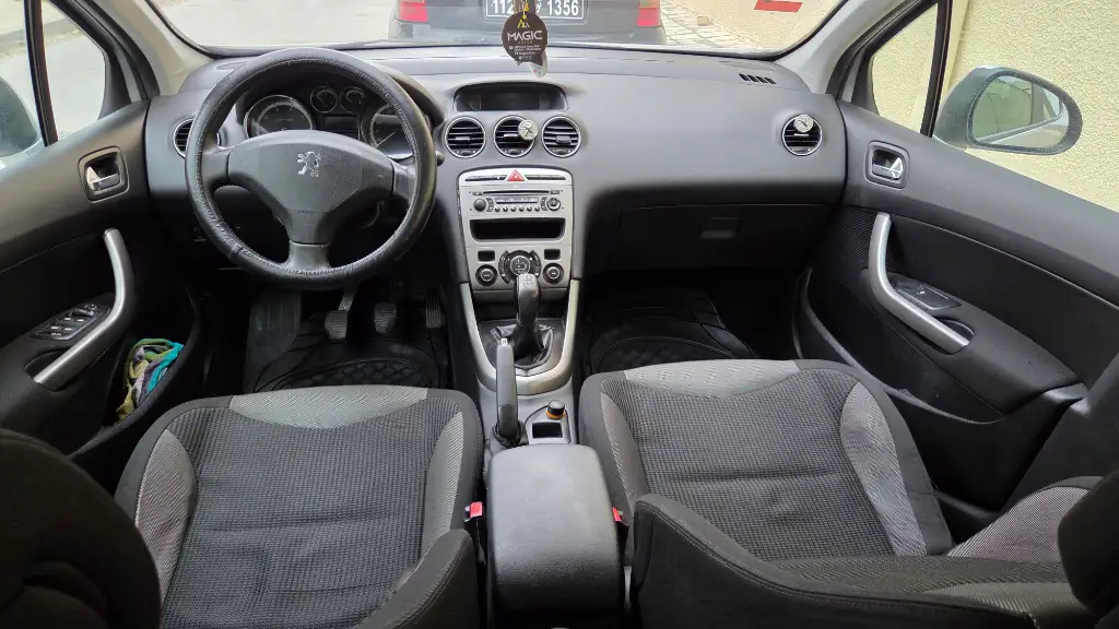 Peugeot 308 - Photo 6