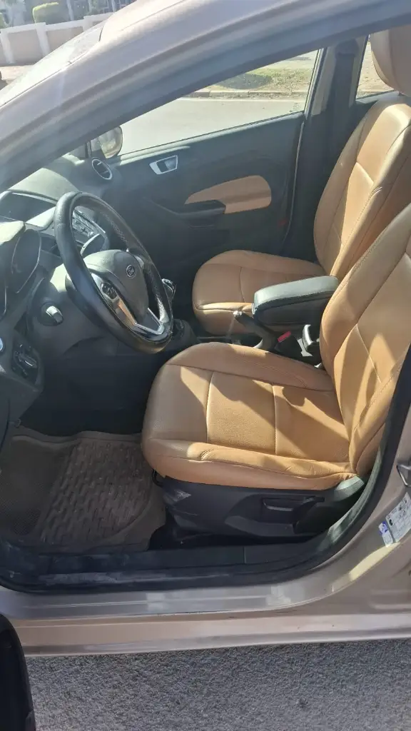 Ford FIESTA - Photo 7