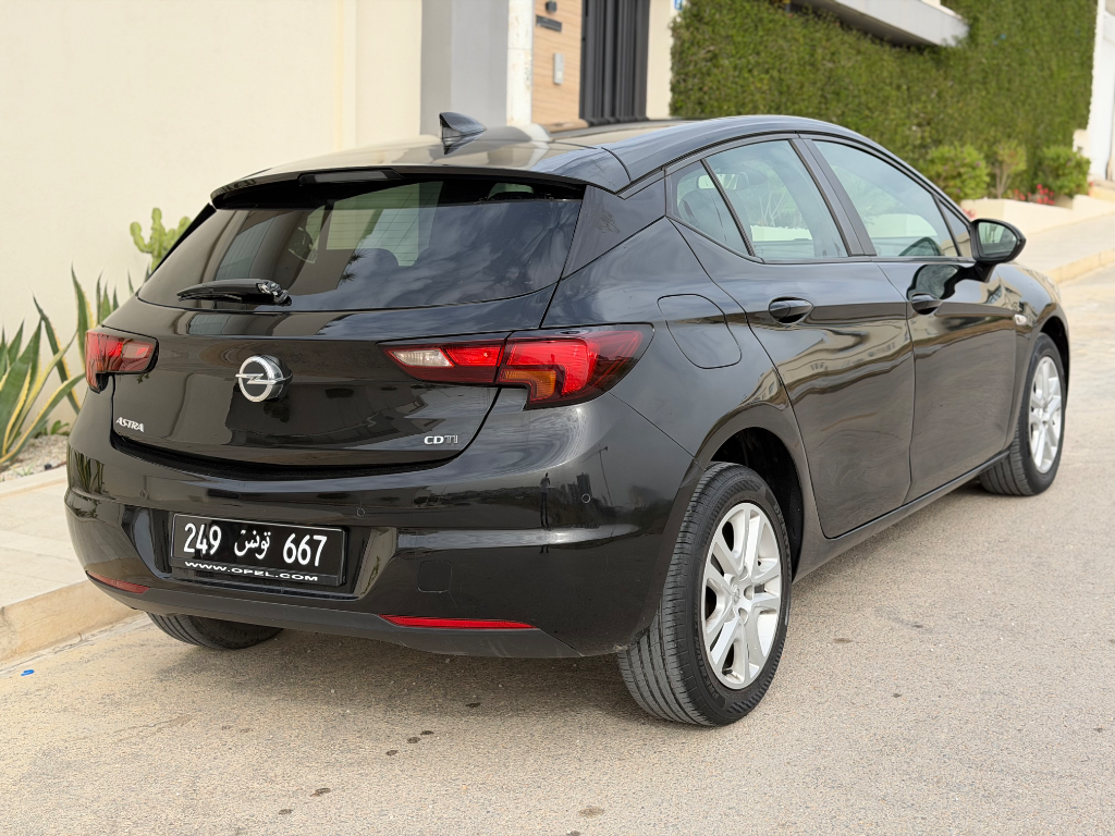 Opel Astra - Photo 3