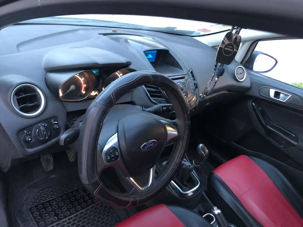 Ford Fiesta Active - Photo 2