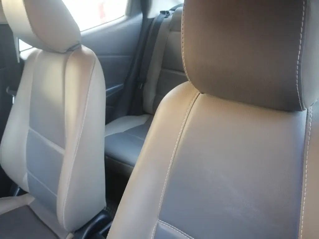 Mazda MAZDA2 - Photo 6