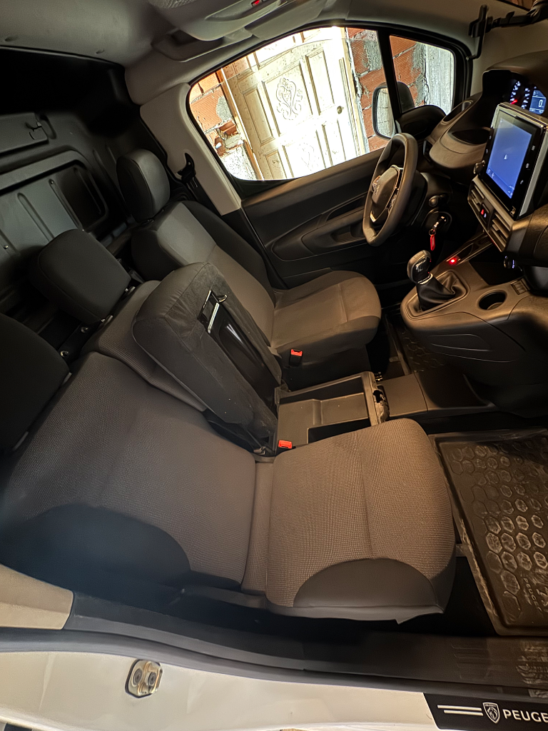 Peugeot Partner - Photo 11