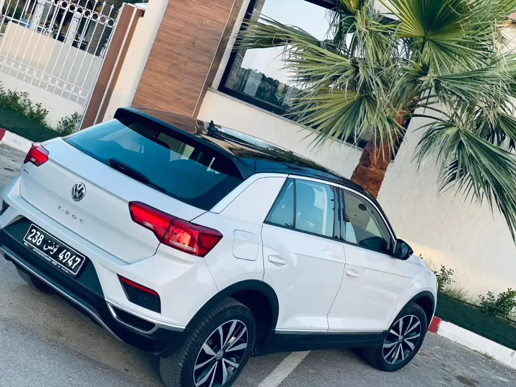 Volkswagen T-Roc - Photo 3
