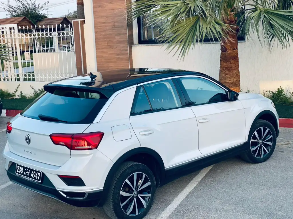 Volkswagen T-Roc - Photo 4
