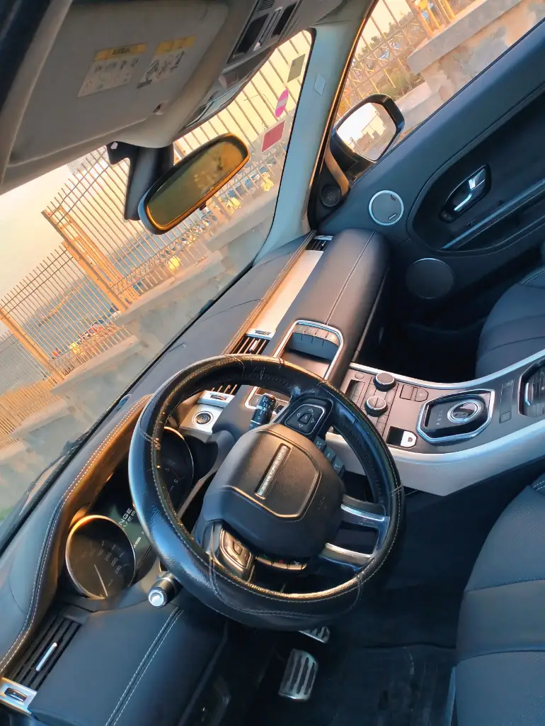 Land rover EVOQUE - Photo 6