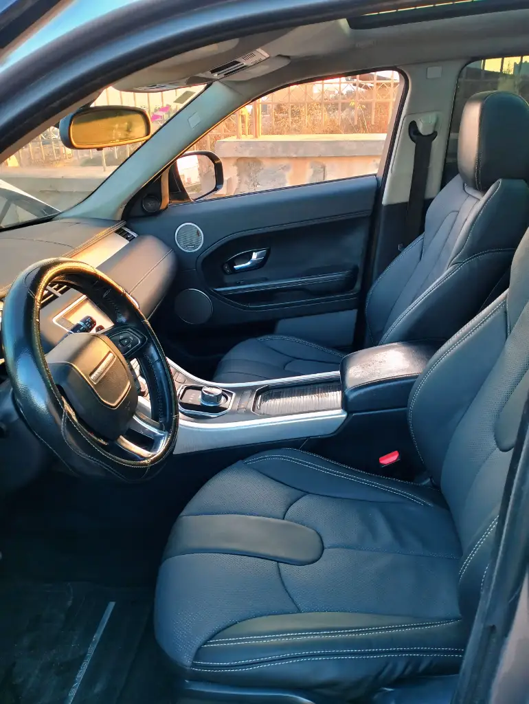 Land rover EVOQUE - Photo 8