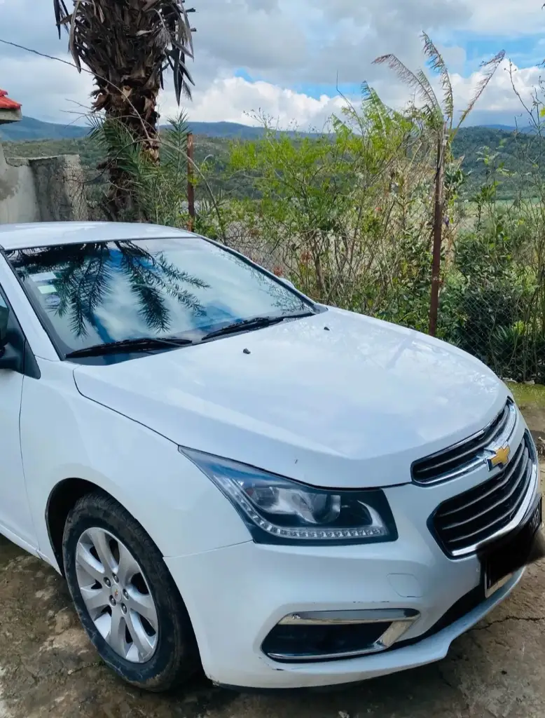 Chevrolet CRUZE - Photo 2