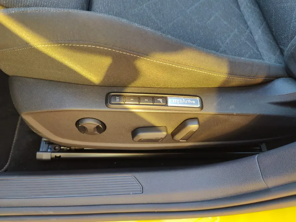 Volkswagen Golf 8 - Photo 11