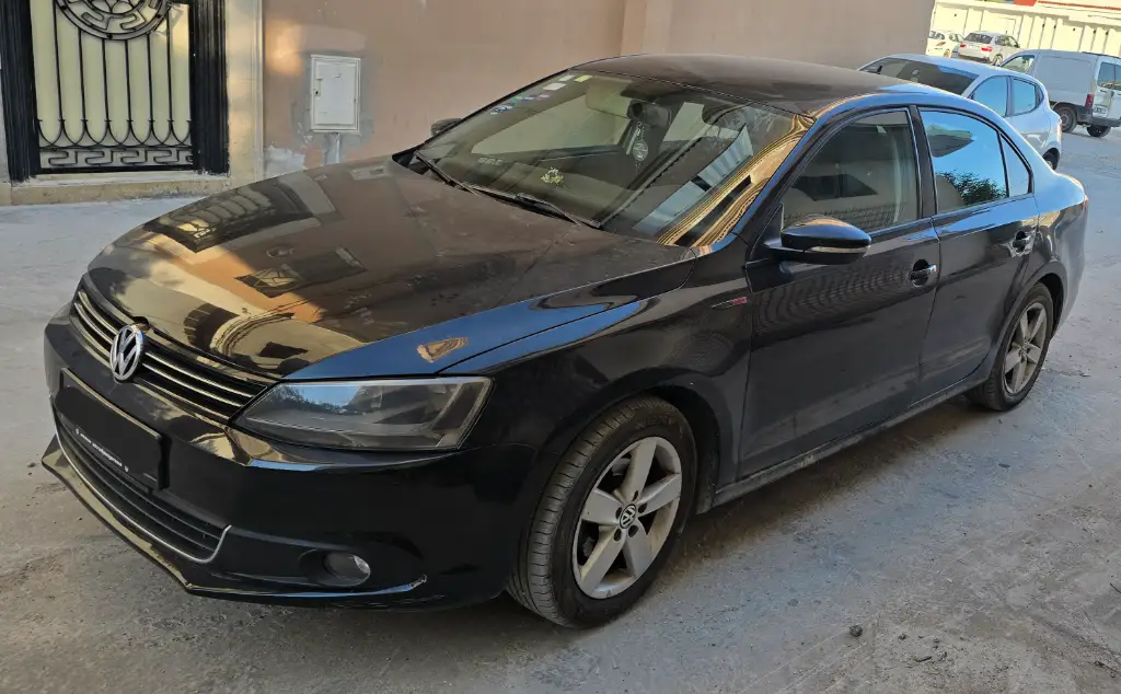 Volkswagen Jetta - Photo 4