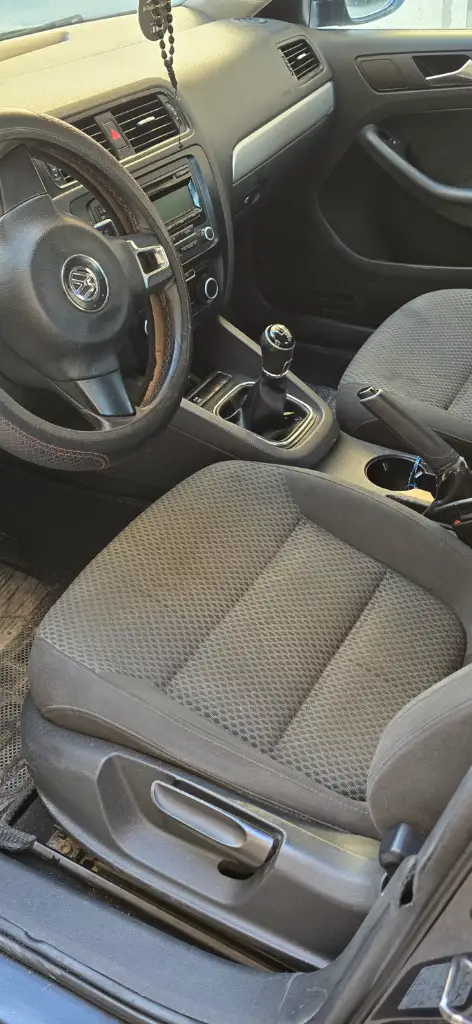 Volkswagen Jetta - Photo 6