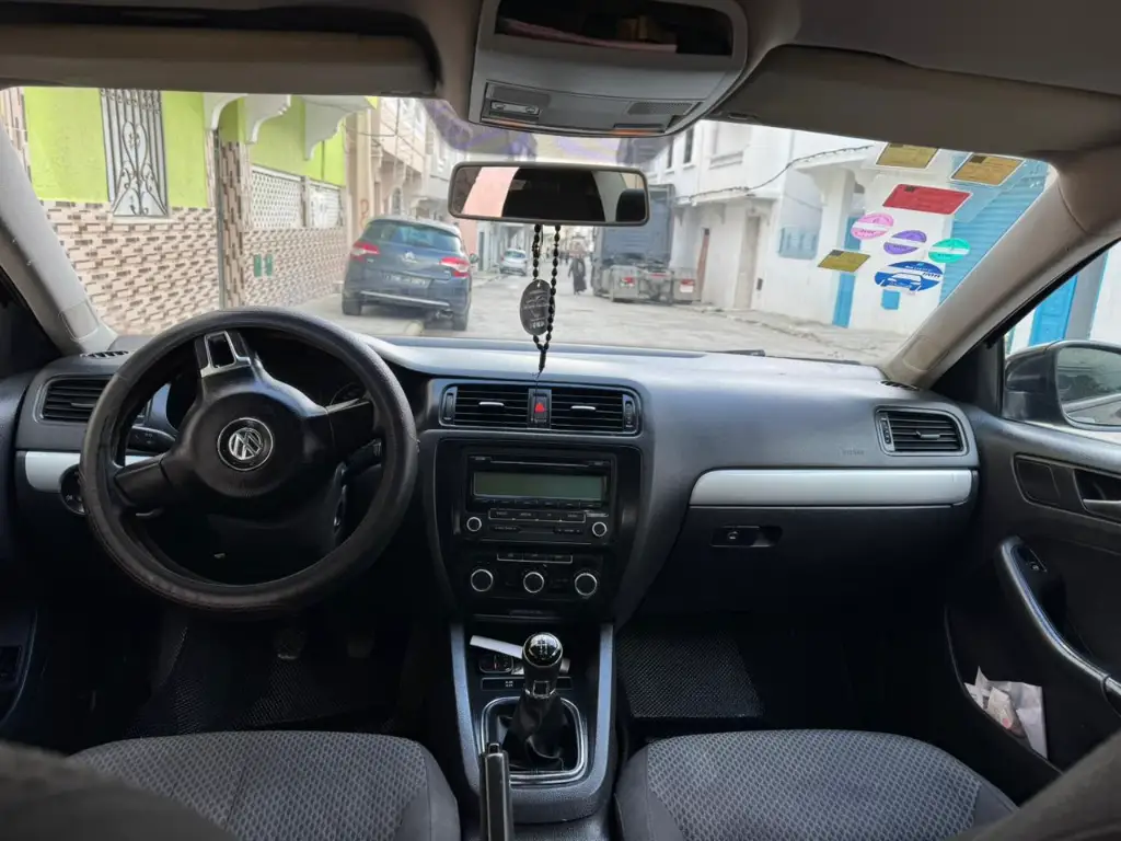 Volkswagen Jetta - Photo 11
