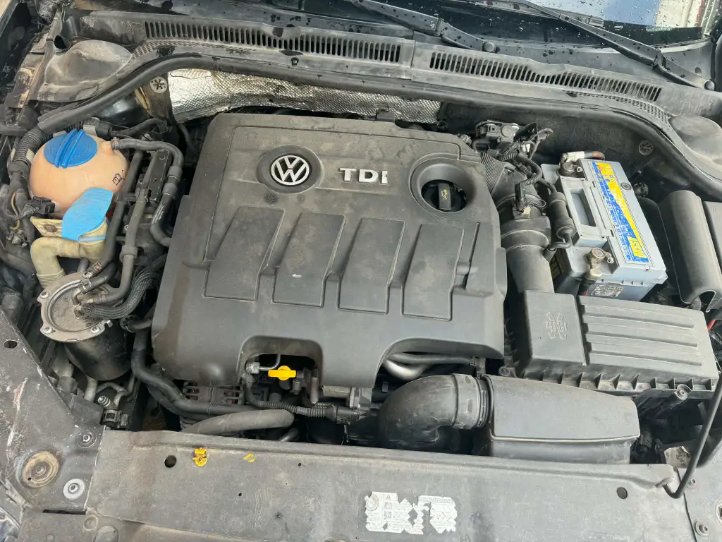 Volkswagen Jetta - Photo 12
