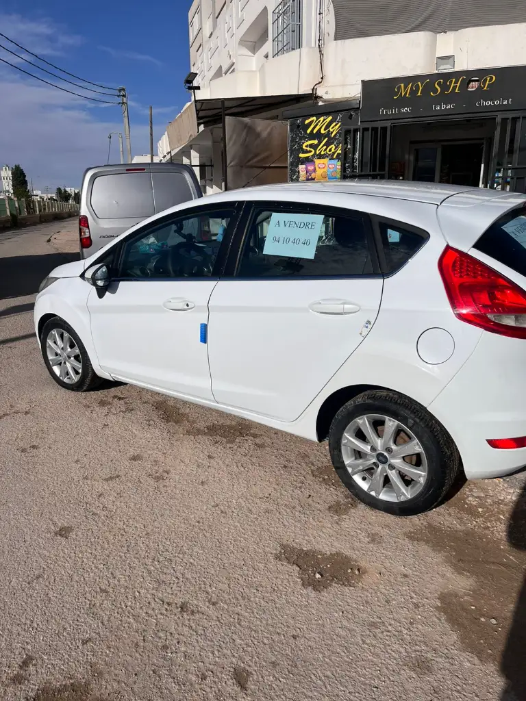 Ford FIESTA - Photo 4