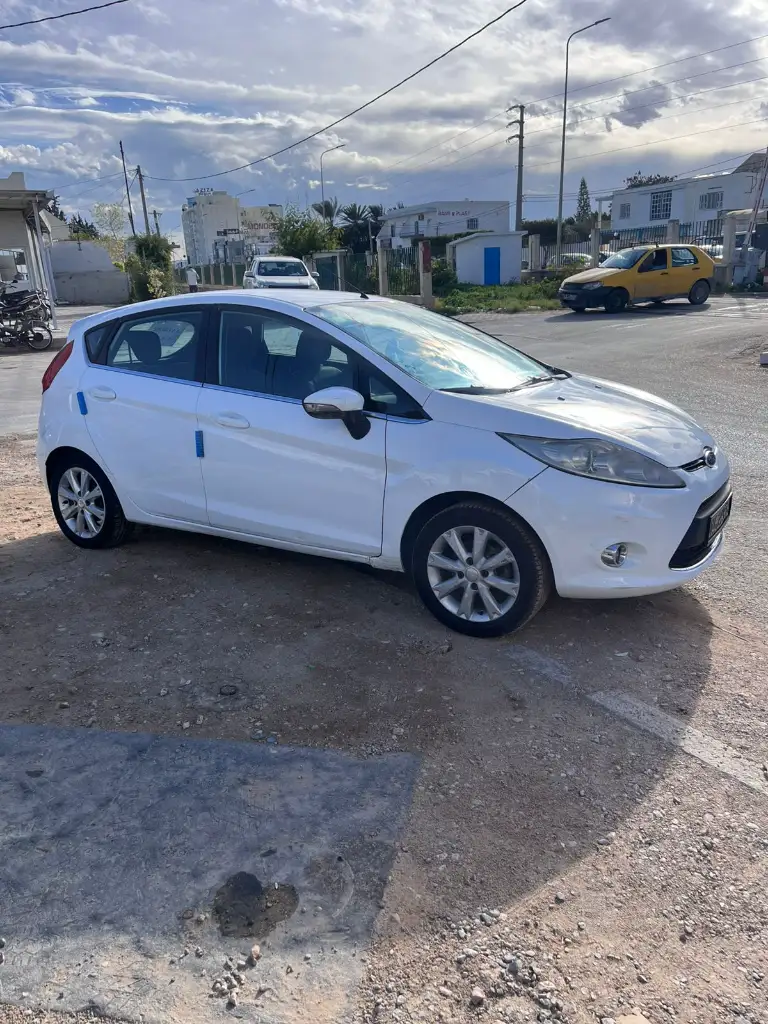 Ford FIESTA - Photo 7