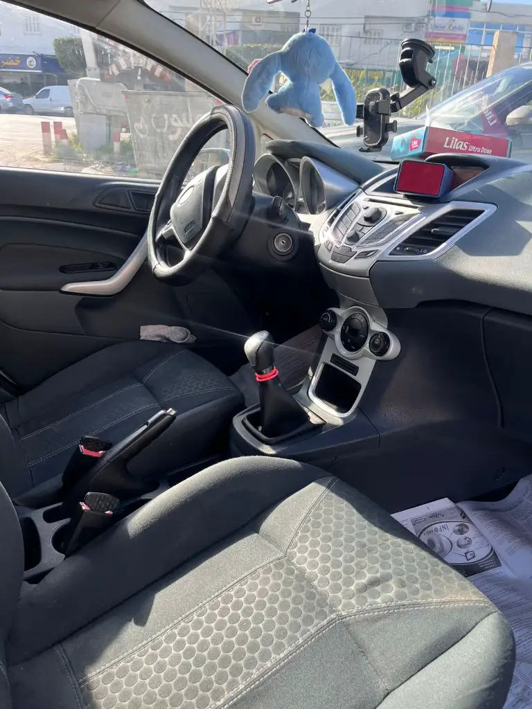 Ford FIESTA - Photo 9