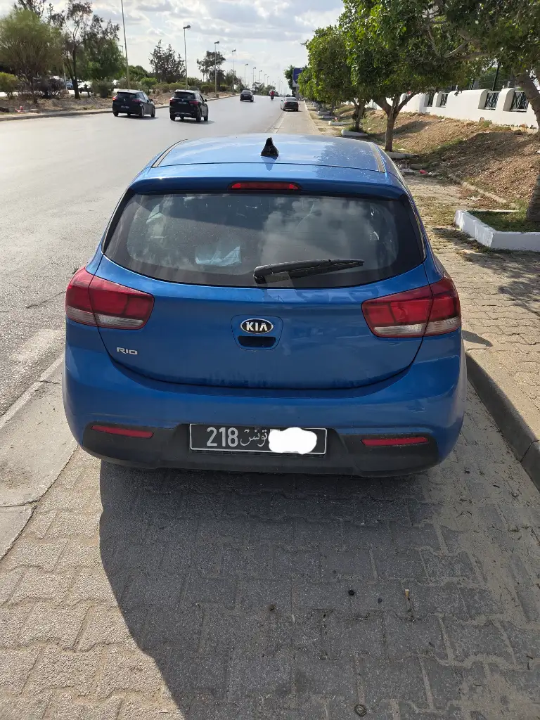 Kia RIO - Photo 4