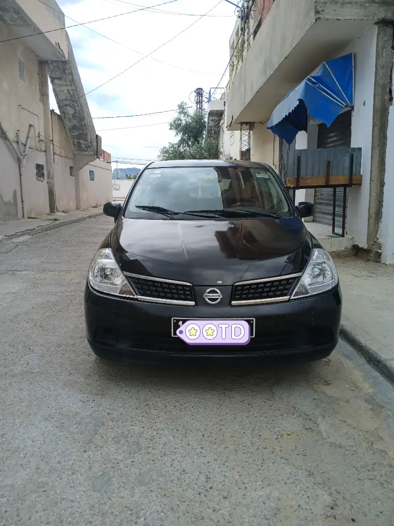 Nissan Autres 2007