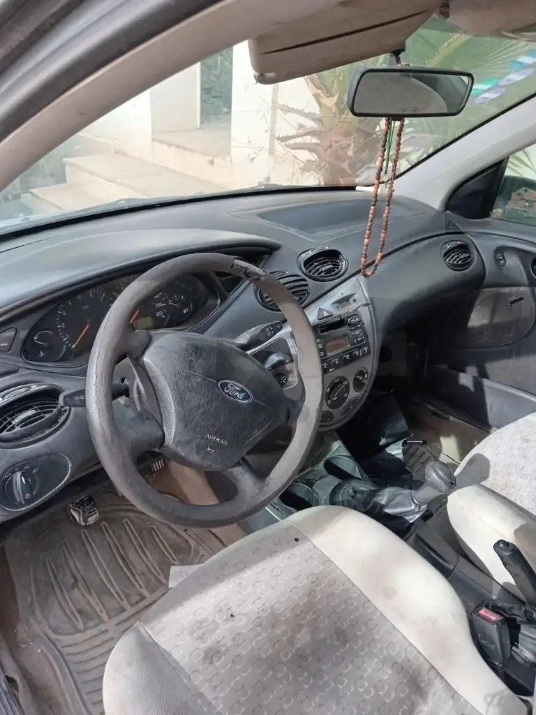 Ford FOCUS - Photo 2