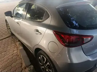 Mazda MAZDA2 - Photo 2