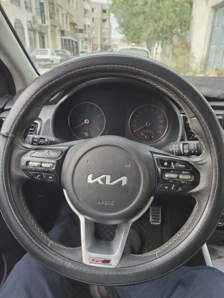 Kia RIO - Photo 5