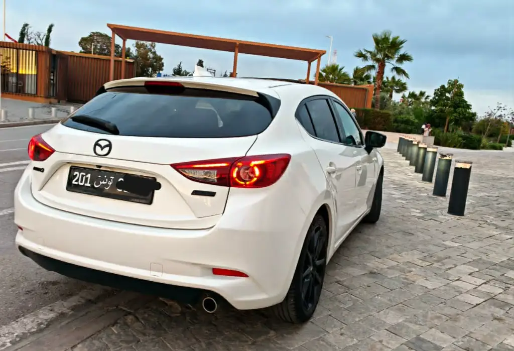 Mazda MAZDA3 - Photo 5