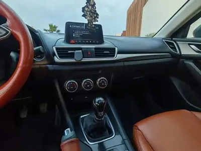 Mazda MAZDA3 - Photo 6