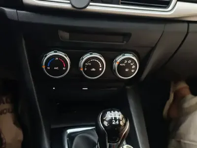 Mazda MAZDA3 - Photo 4