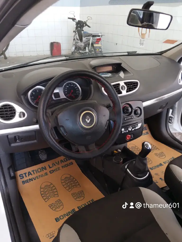 Renault Clio - Photo 2