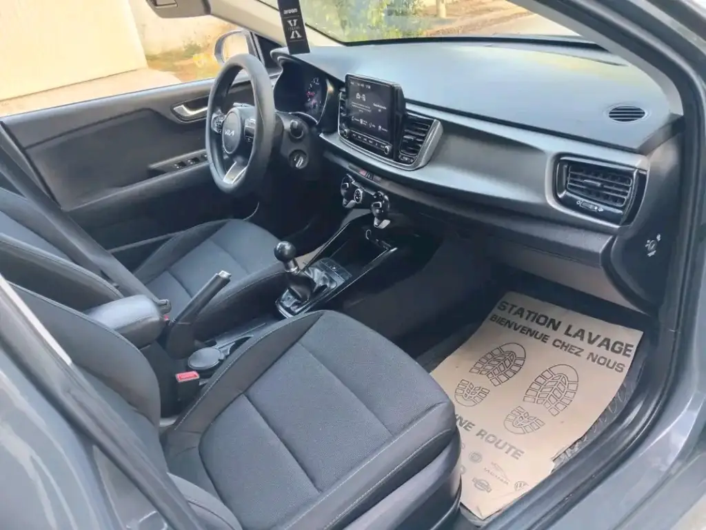 Kia RIO - Photo 3