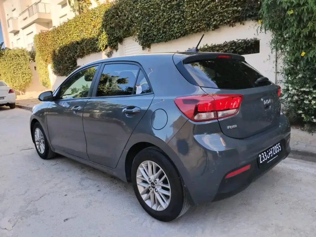 Kia RIO - Photo 7