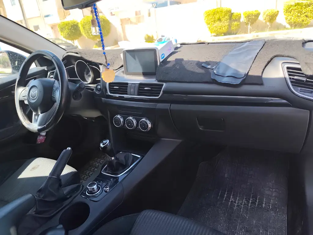 Mazda MAZDA3 - Photo 8